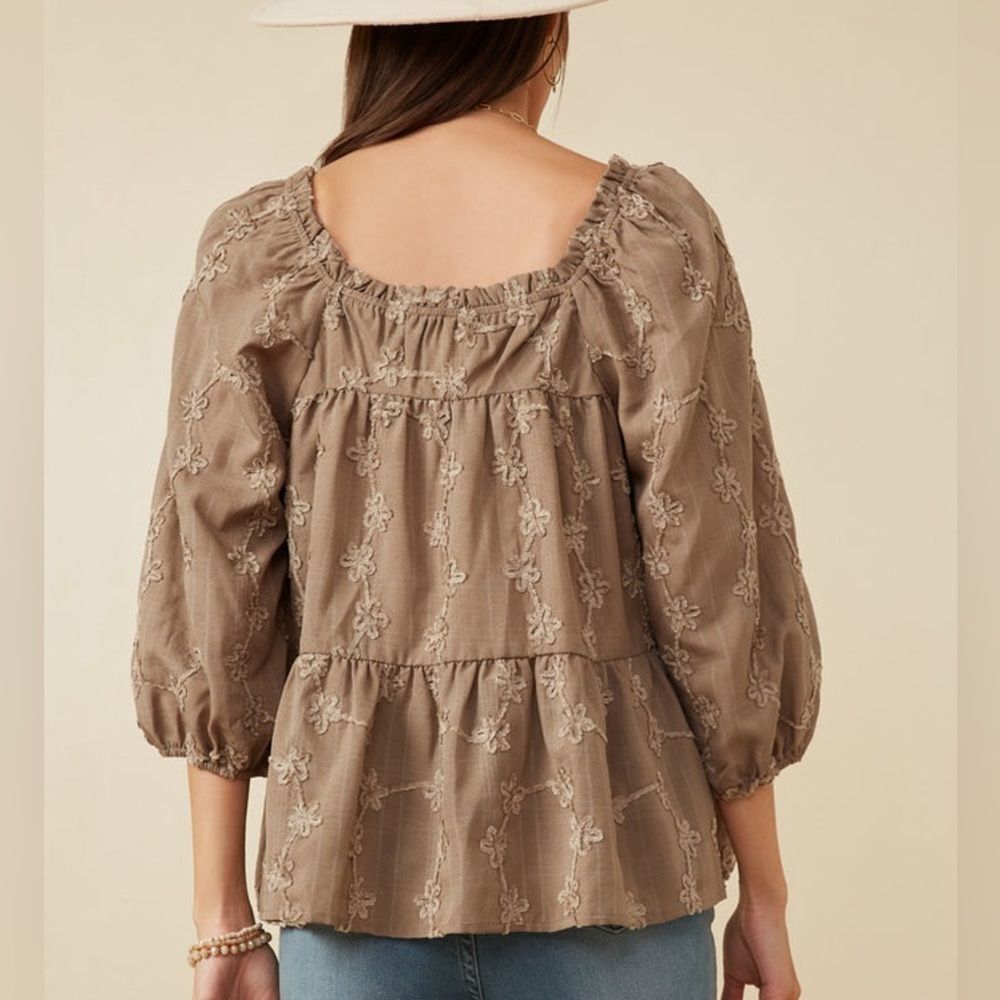 NWT** HAYDEN LA brushed floral puff sleeve top in taupe Size M - Picture 3 of 14